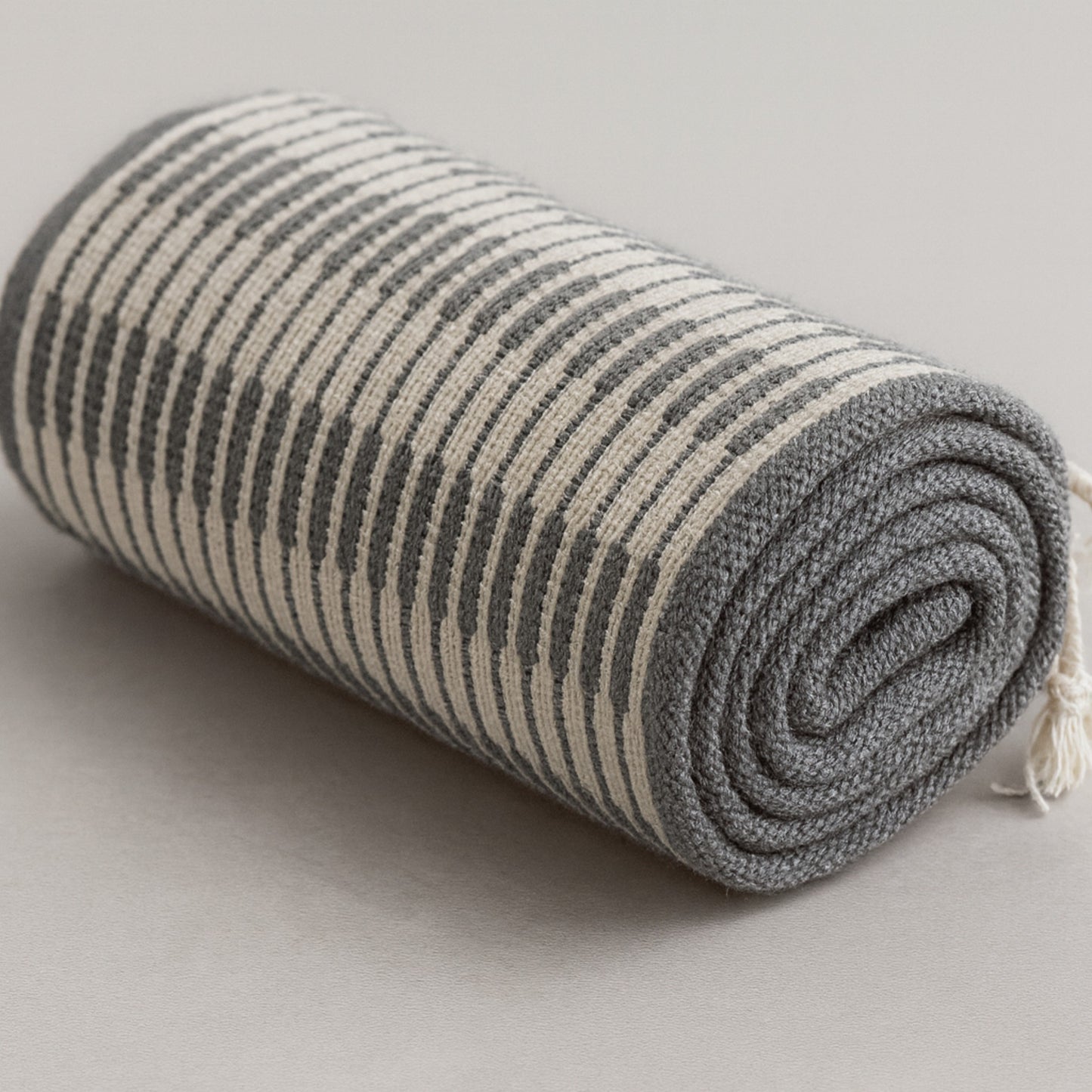Hand-Woven Natural Cotton Jacquard Hand Towel – Grey Elegance Collection