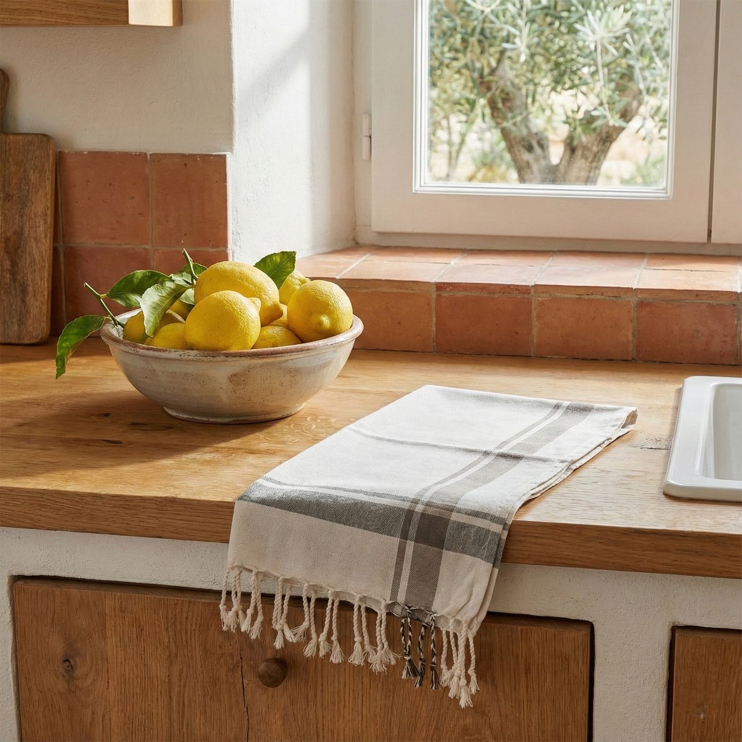 Traditional Turkish Peşkir — Hand-Woven, Hand-Knotted, Natural Cotton