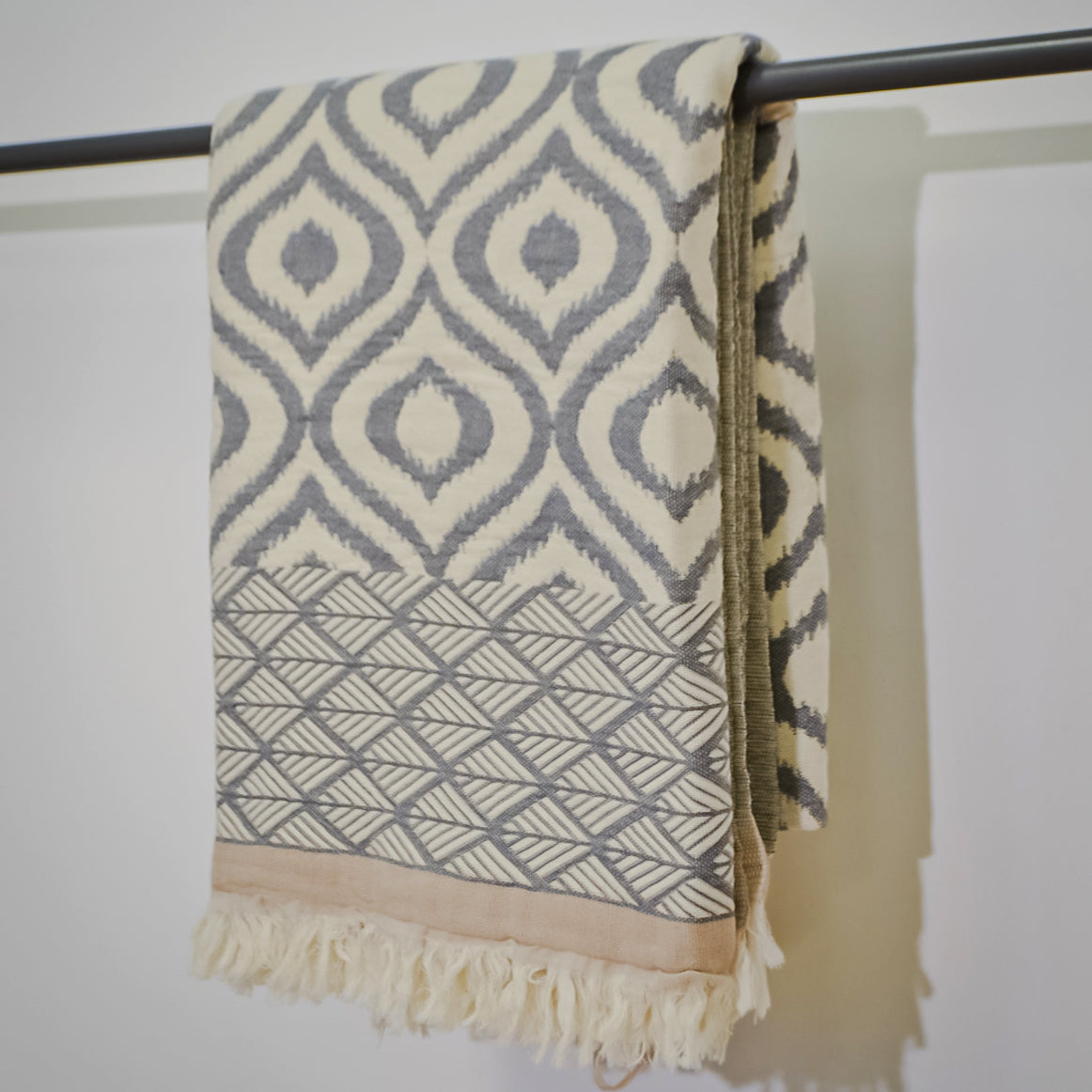 Ikat Design Turkish Towel Throw Blanket Gri