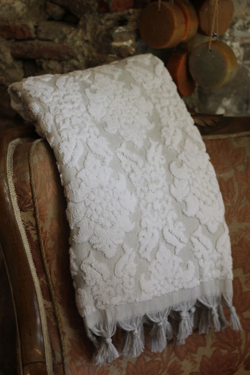 Damascus Design Hand Wowen Natural Cotton Grey Bath Towel