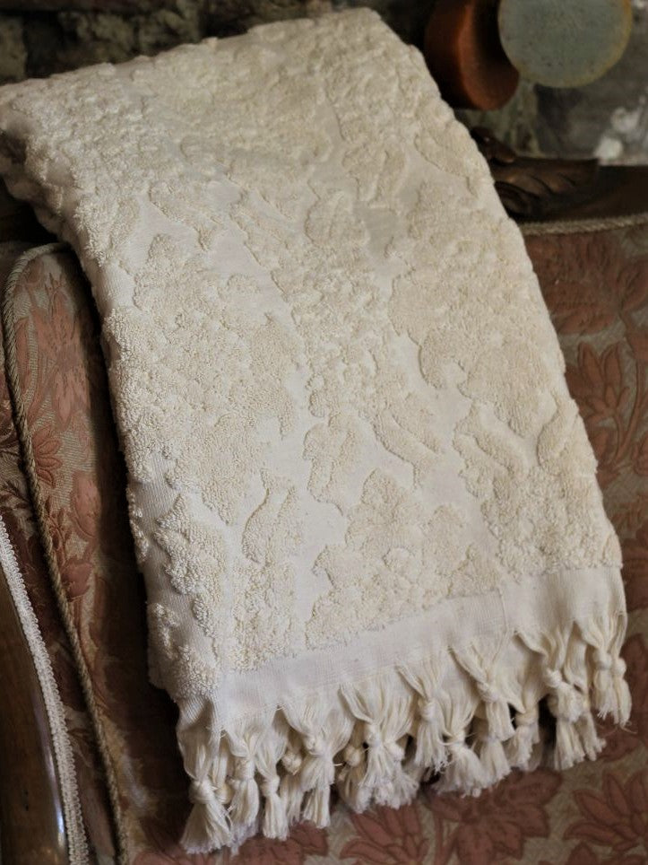 Damascus Design Hand Wowen Natural Cotton Ecru Bath Towel